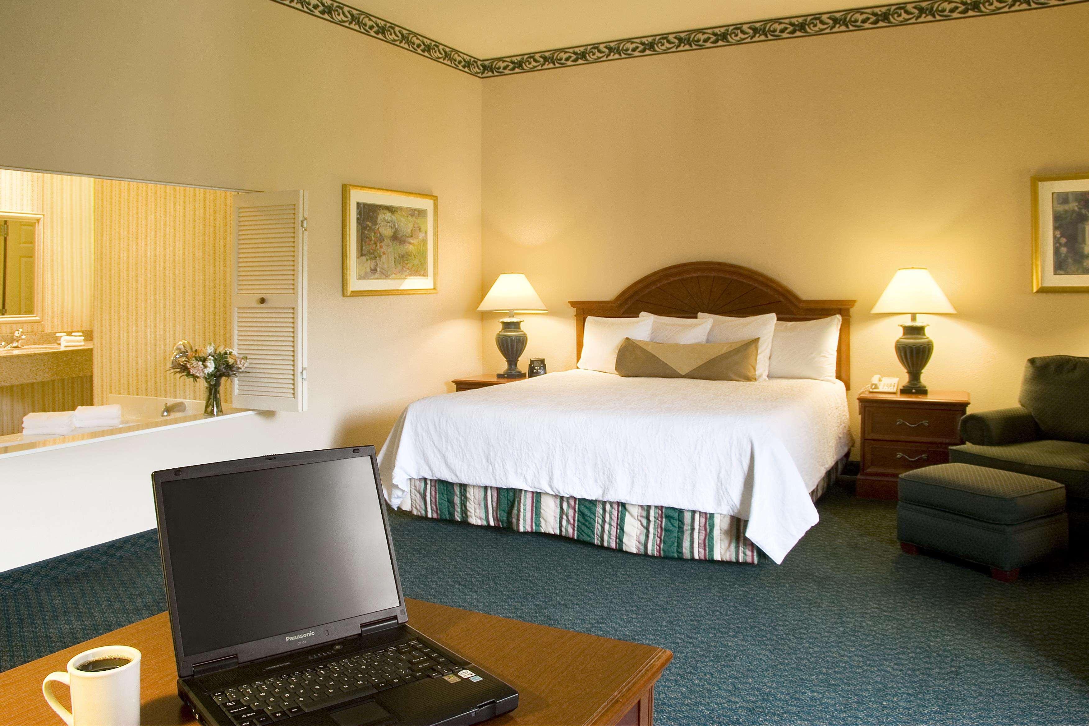 Hilton Garden Inn Saint Charles Cameră foto