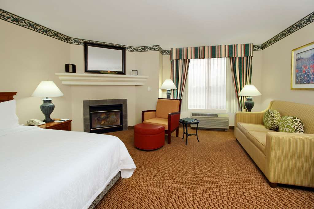 Hilton Garden Inn Saint Charles Cameră foto
